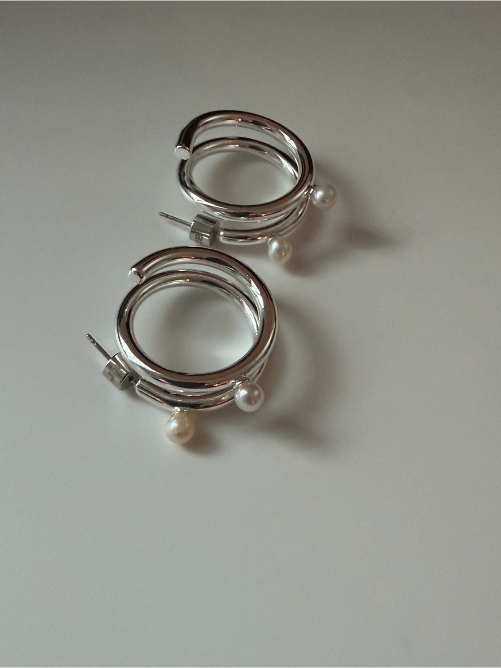 NWOT Jenny Bird Silver Hoop Earrings with Pearl Accents - Picture 2 of 9